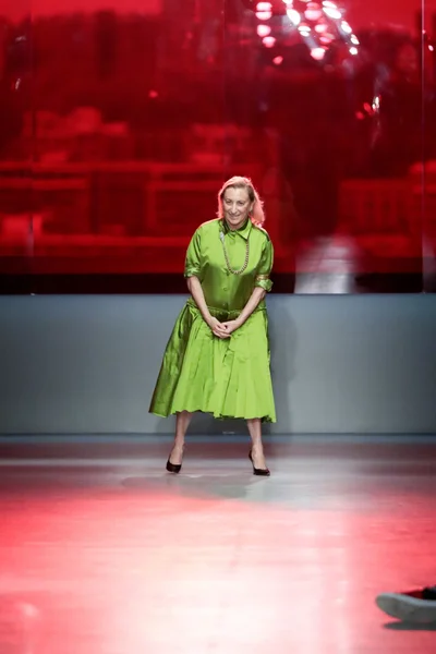 Look 50